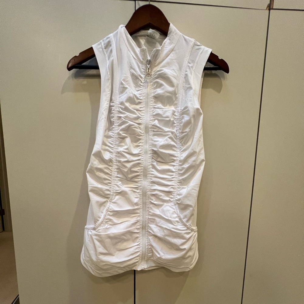 XCVI Rouched zip up running vest sm/med